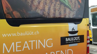 Heckwerbung Postauto Baulüüt