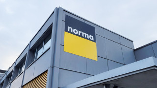 Tafelbeschriftung Fassade für Norma Reiden AG